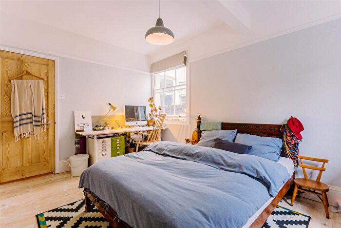 1 Bedroom Flat To Rent In Vale Grove, Manor House, N4