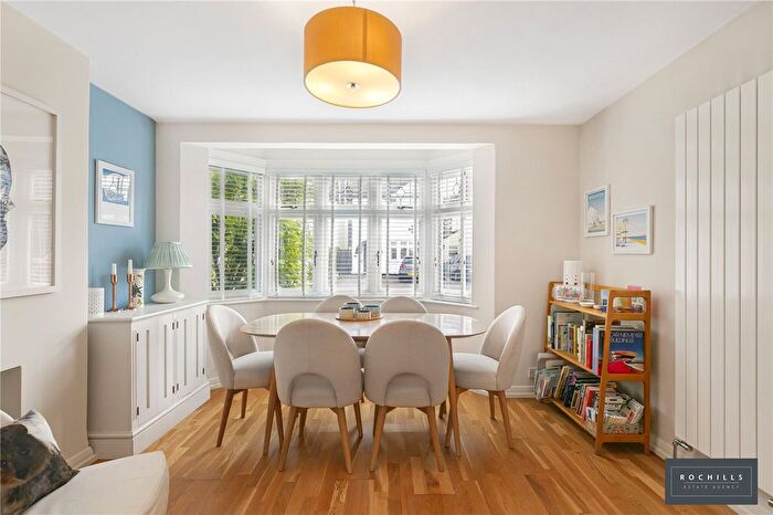 3 Bedroom Detached House For Sale In Endsleigh Gardens, Hersham, Walton-On-Thames, Surrey, KT12