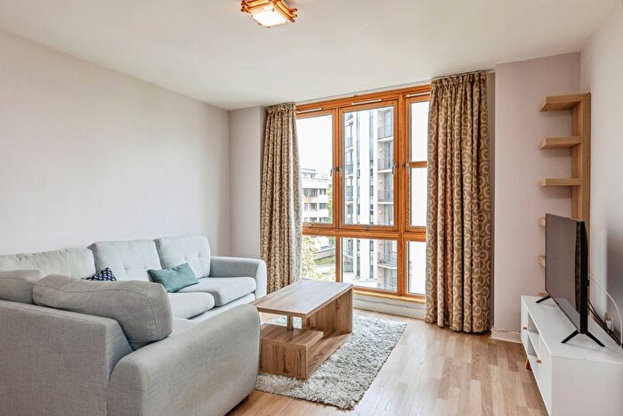 2 Bedroom Flat For Sale In Hannover Quay, Bristol, BS1