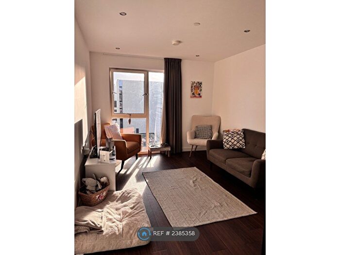 1 Bedroom Flat To Rent In Exchange Square, Birmingham, B4