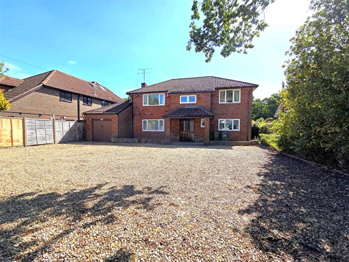 3 Bedroom Detached House For Sale In Botley Road, Burridge, Southampton, SO31