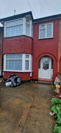 3 Bedroom Semi-Detached House To Rent In Southbury Road, Enfield, EN1