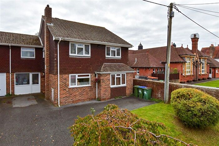 4 Bedroom Link Detached House For Sale In Cooksbridge, Lewes, East Sussex, BN8