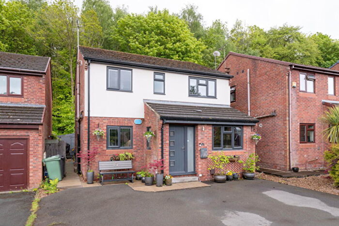3 Bedroom Detached House For Sale In Crown Street, Scissett, Huddersfield, HD8