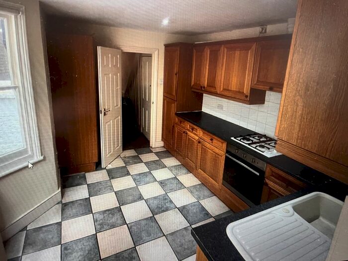 1 Bedroom Terraced House To Rent In Lowden Road, London, SE24