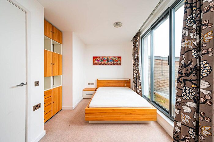 1 Bedroom Flat For Sale In Park Village East, Regent's Park, London, NW1