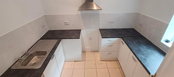 3 Bedroom Flat To Rent In Melton Road, Leicester, LE4