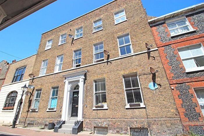 2 Bedroom Flat To Rent In King Street, Margate, Kent, CT9