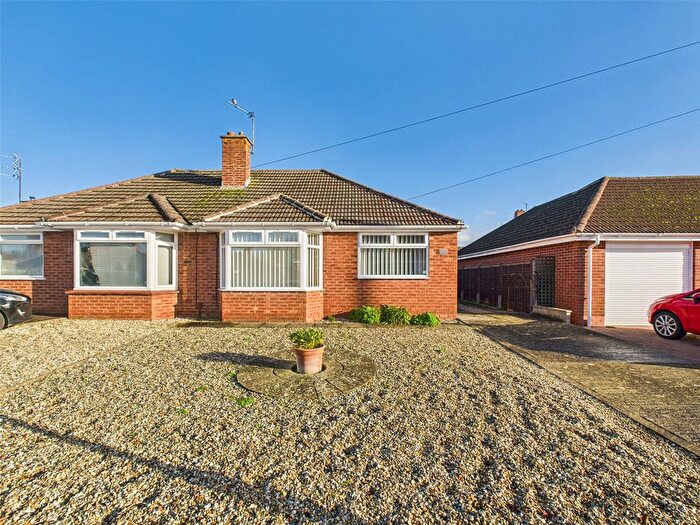 2 Bedroom Bungalow For Sale In Oxstalls Drive, Longlevens, Gloucester, Gloucestershire, GL2