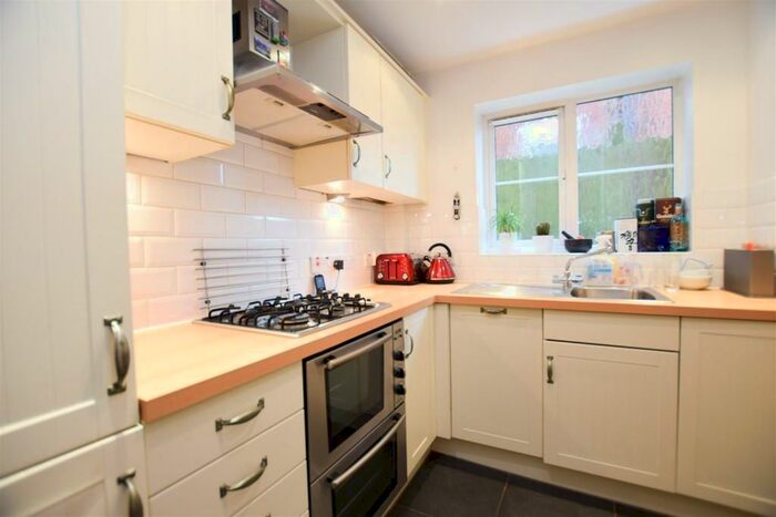 1 Bedroom Apartment To Rent In Langley Park Road, Sutton, Surrey, SM2
