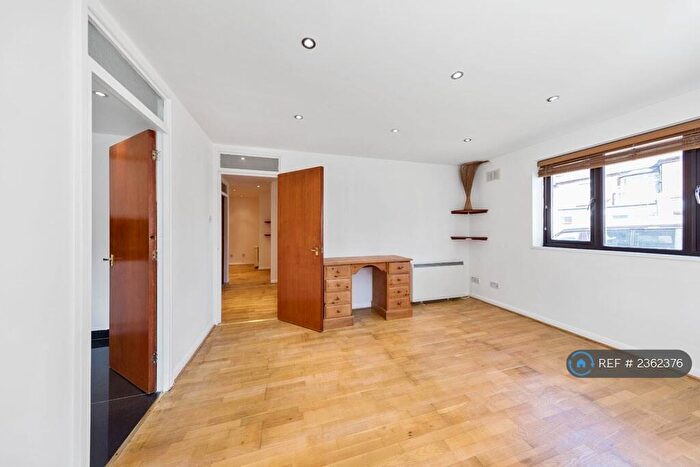2 Bedroom Flat To Rent In Bond Road, Surbiton, KT6