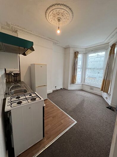 1 Bedroom Flat To Rent In Elgin Road, Ilford, IG3