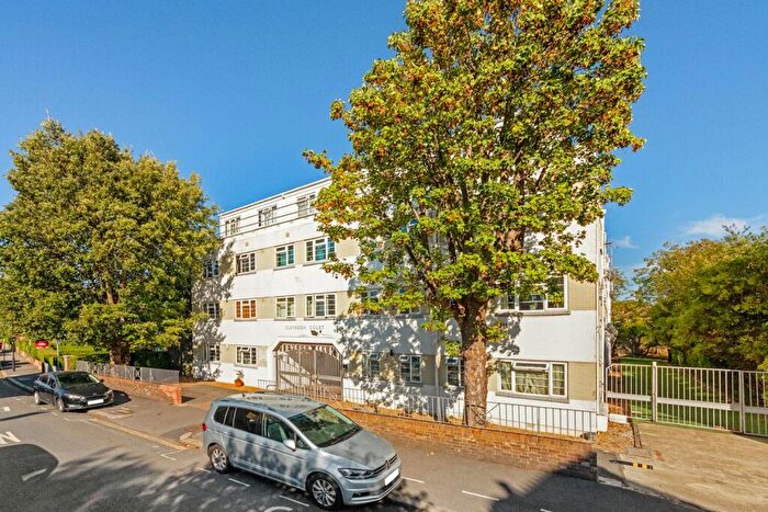 1 Bedroom Apartment For Sale In Clive Road, Dulwich, London, SE21