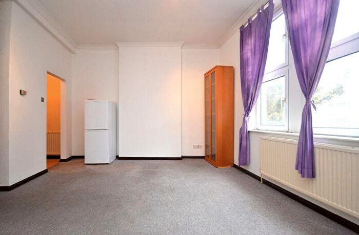 Studio To Rent In Balham Hill, SW12