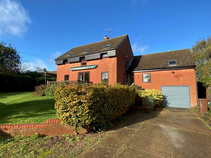 4 Bedroom Detached House For Sale In The Green, Flowton, Ipswich, IP8