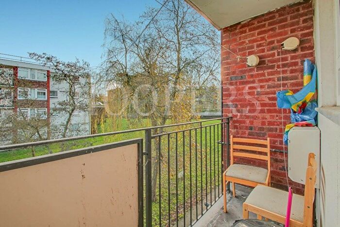 2 Bedroom Flat For Sale In Ainsworth Close, London, NW2