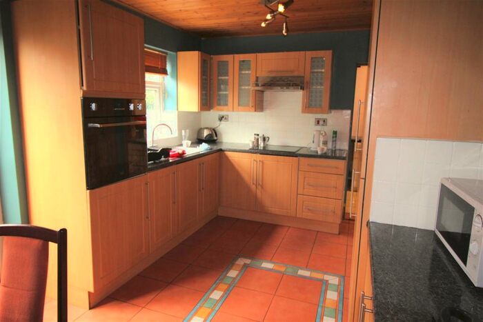 2 Bedroom End Of Terrace House To Rent In **&#pppw Excluding Bills** Coleby Avenue, Lenton, NG7