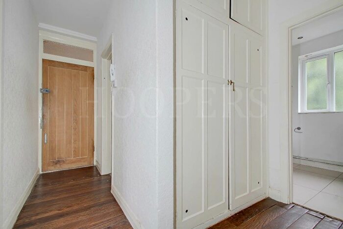 2 Bedroom Flat For Sale In Longstone Avenue, London, NW10