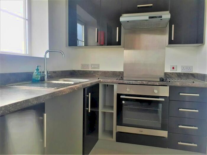 2 Bedroom Flat To Rent In Holyhead Road, Wednesbury, WS10