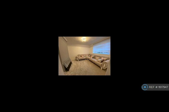 2 Bedroom Flat To Rent In Hawbush Close, Welwyn, AL6