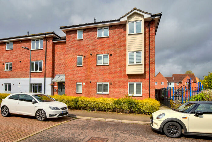2 Bedroom Apartment To Rent In Willow Road, Woodlands Park, CM6