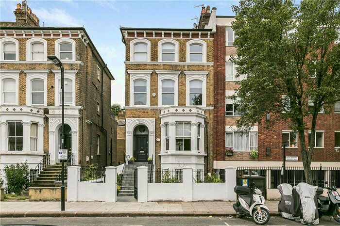 3 Bedroom Maisonette To Rent In St. Quintin Avenue, London, W10