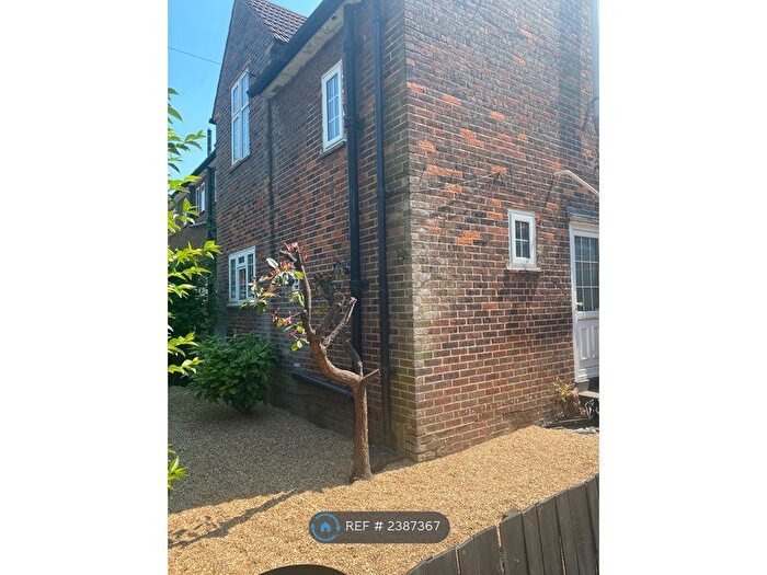 3 Bedroom Semi-Detached House To Rent In Swinburne Road, Putney, SW15