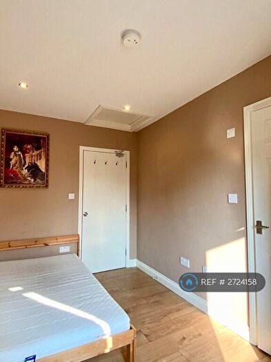 5 Bedroom Semi Detached House To Rent In Mayfield Road, Southampton, SO17