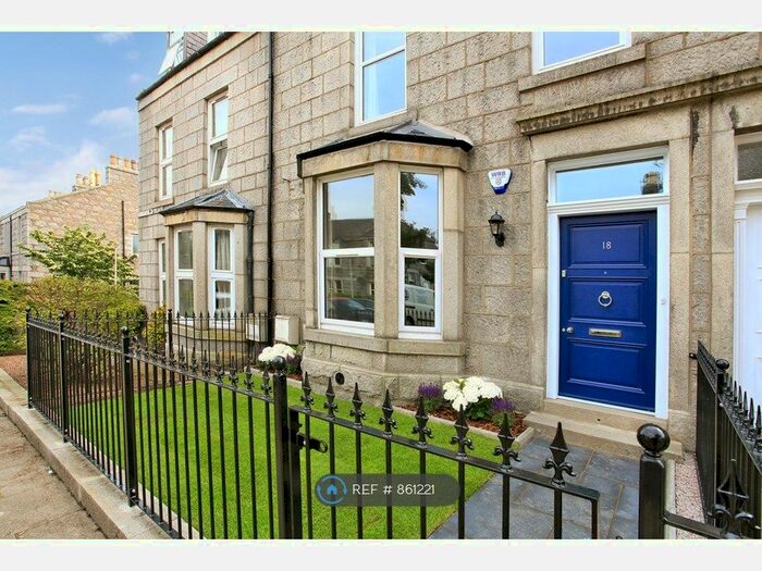 4 Bedroom Terraced House To Rent In Cairnfield Place, Aberdeen, AB15