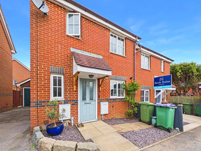 3 Bedroom Semi-Detached House For Sale In Mitchell Avenue, Hawkinge, Folkestone, Kent, CT18