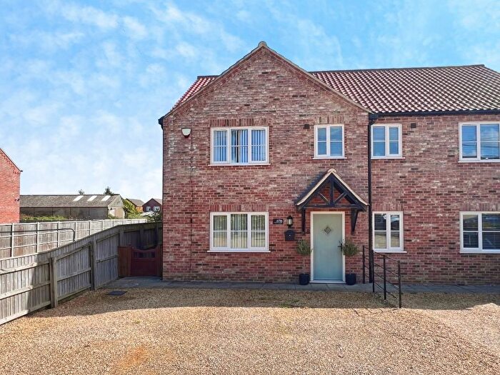 3 Bedroom Semi-Detached House For Sale In Gaultree Square, Emneth, Wisbech, PE14