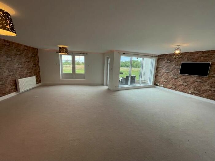 3 Bedroom Flat To Rent In Brighouse Park Crescent, Cramond, Edinburgh, EH4