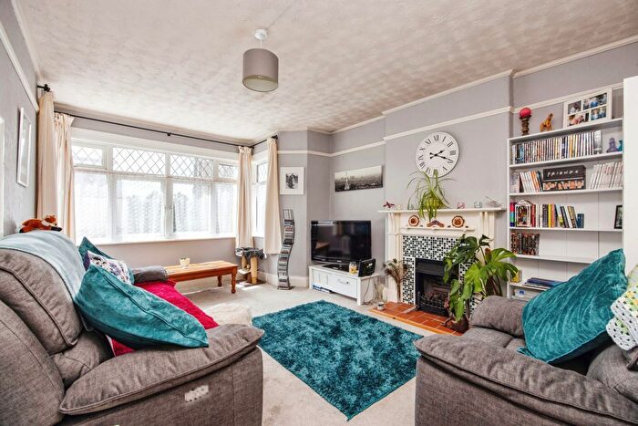 2 Bedroom Flat For Sale In Marcus Hill, Newquay, Cornwall, Cornwall, TR7