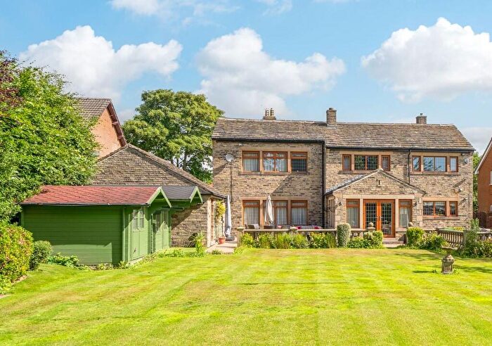 3 Bedroom Detached House For Sale In Whitechapel Road, Scholes, BD19