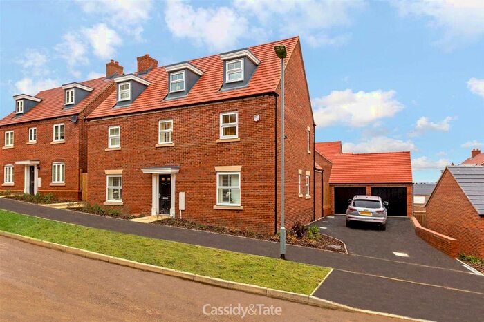 5 Bedroom Detached House To Rent In Shearwater Road, Hemel Hempstead, HP3