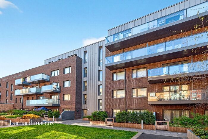 1 Bedroom Flat For Sale In Carlton Grove, London, SE15