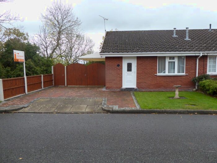 2 Bedroom Bungalow To Rent In Littlemore Close, Wirral, CH49