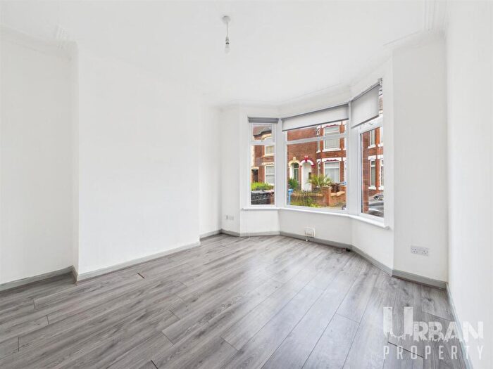 3 Bedroom End Of Terrace House For Sale In Coleridge Street, Hull, HU8