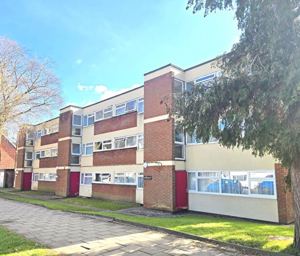 2 Bedroom Flat For Sale In Linden Court, Linden Road, Bedford, MK40