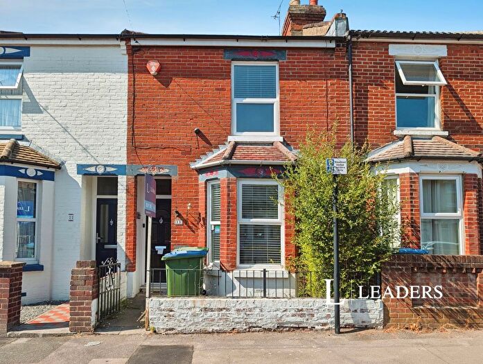 3 Bedroom Terraced House For Sale In Kingsley Road, Southampton, Hampshire, SO15