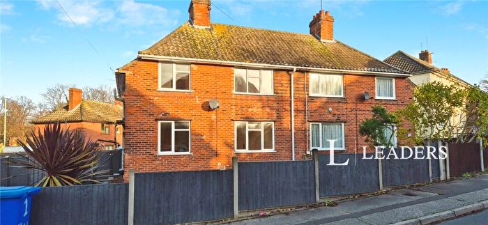 Semi Detached House To Rent In Hill Road, Lowestoft, Suffolk, NR32