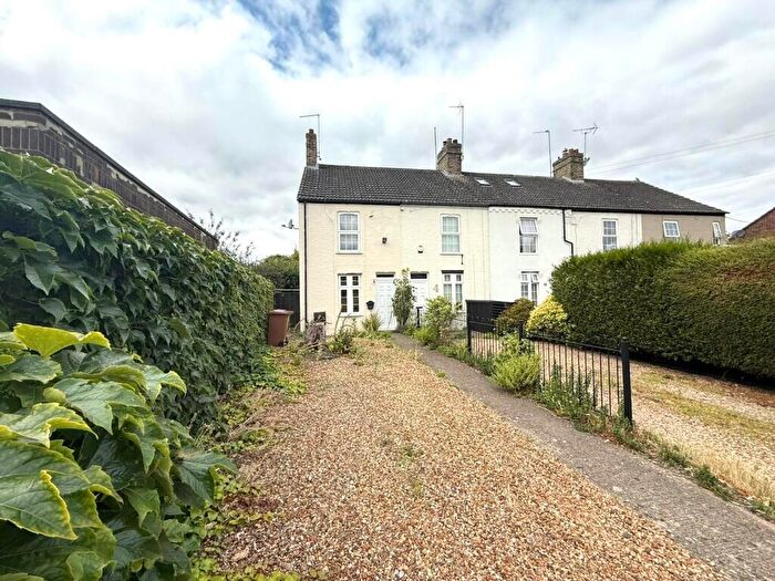 2 Bedroom Terraced House For Sale In Wharf Road, Peterborough, PE2