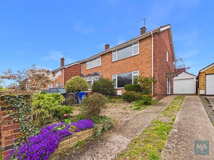 3 Bedroom Semi Detached House For Sale In Winthrop Road, Bury St Edmunds, IP33