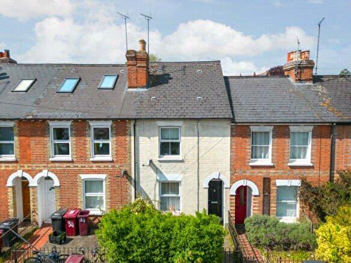 3 Bedroom Terraced House To Rent In Donnington Gardens, Reading, Berkshire, RG1