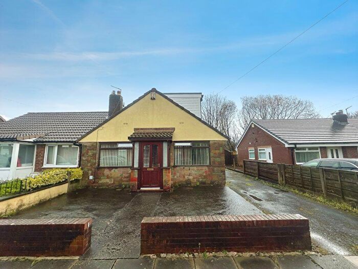 4 Bedroom Semi-Detached Bungalow For Sale In Cannon Street, Manchester, M26