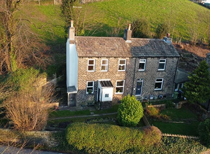 2 Bedroom Cottage For Sale In Lea Lane, Netherton, HD4