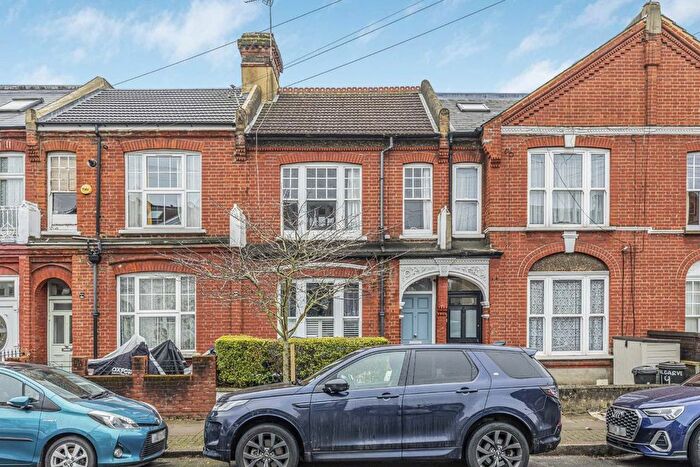 1 Bedroom Flat To Rent In Algarve Road, London, SW18