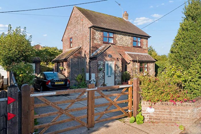 3 Bedroom Detached House For Sale In Main Road, Naphill, HP14