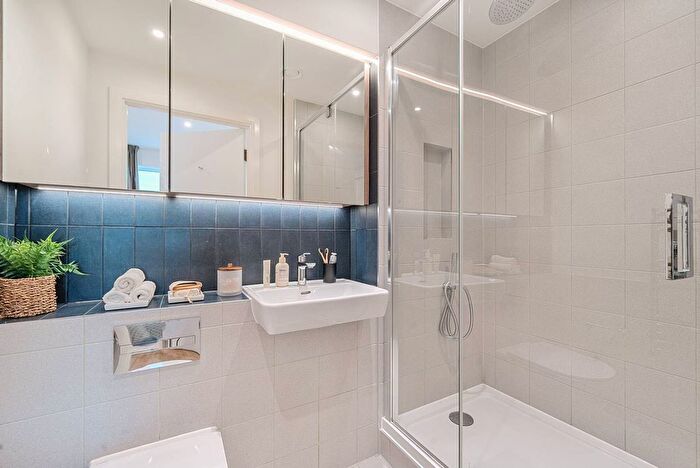 3 Bedroom Flat To Rent In Uncle Colindale, Colindale, London, NW9