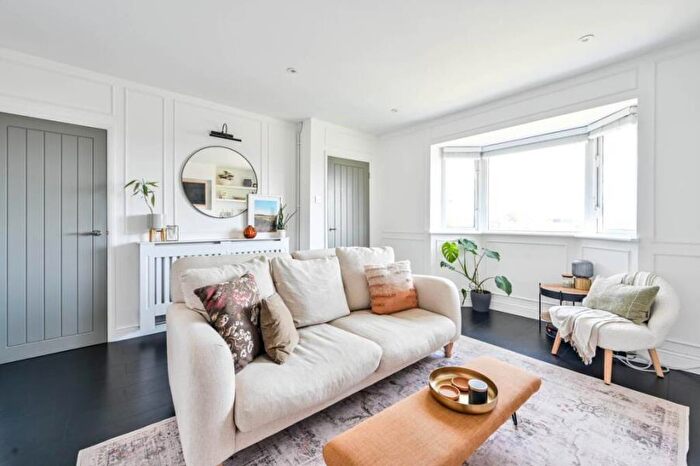 2 Bedroom Terraced House To Rent In Westway, Guildford, GU2